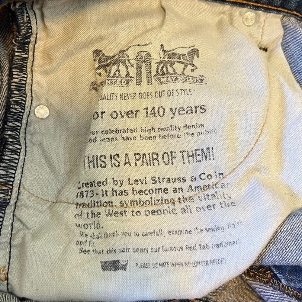 Levi’s 505 Jeans. Regular Fit. Lighter Wash. Broken In Already!! Sz 38/30. EUC!